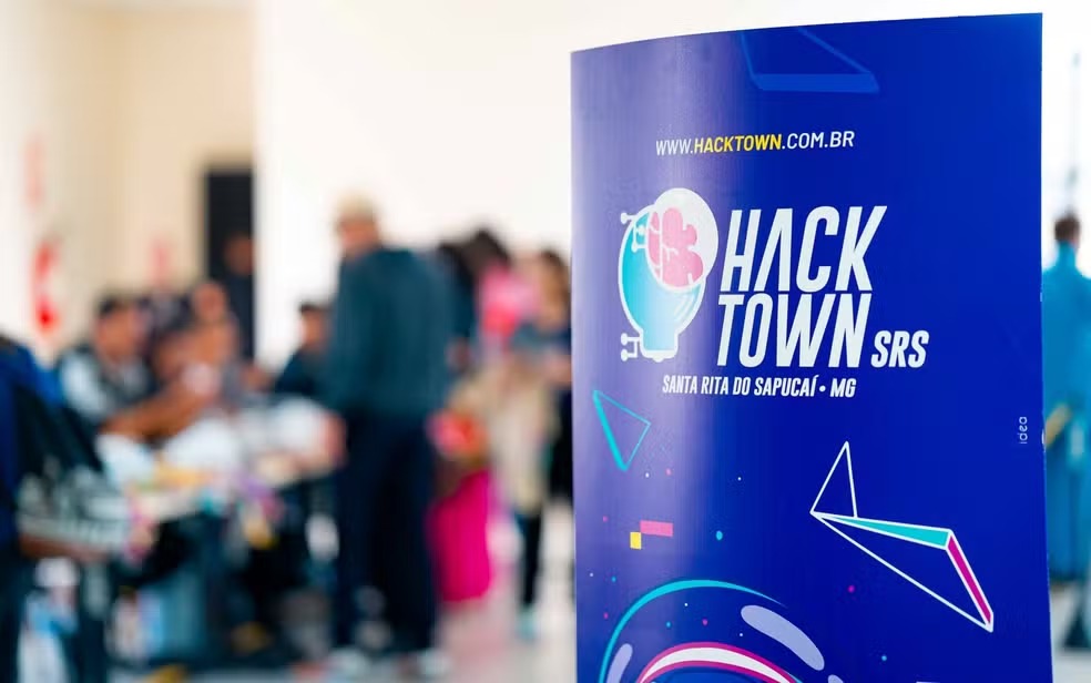 No HackTown, o networking também pode acontecer tomando um café, caminhando pela praça ou durante um jantar