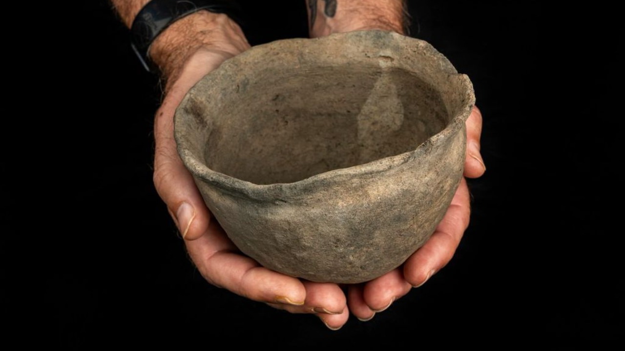 Artefato cerâmico intacto revela encontros culturais e conflitos ocorridos na Flórida colonial.