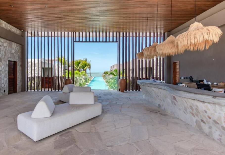 Recepção do Koloa Concept Hotel, em Cajueiro da Praia (PI)