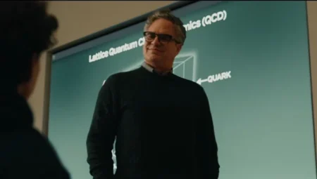 Bruce Banner ajuda Peter a compreender que seus poderes continuam evoluindo, ampliando a metáfora sobre amadurecimento presente em todo o filme.