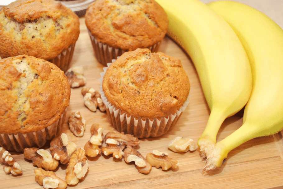 Muffin de banana com nozes (Imagem: Collins Unlimited | Shutterstock)