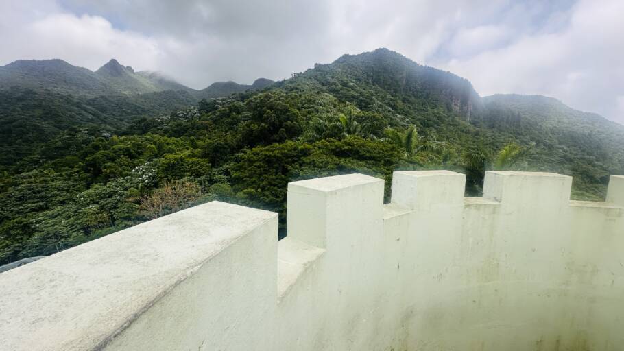 Torre com a vista mais linda para as montanhas de Porto Rico