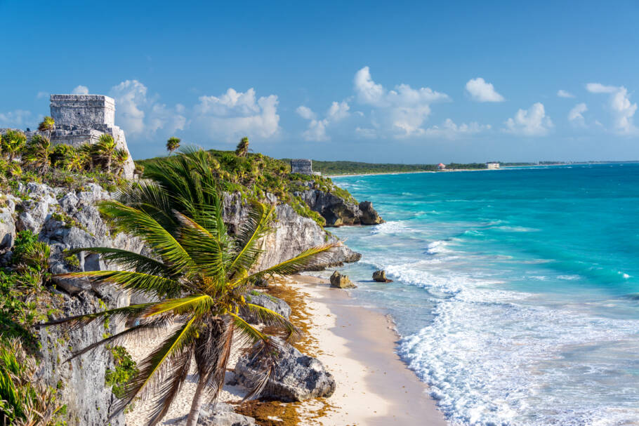 O México reúne praias paradisíacas, cenotes e recifes de coral (Imagem: Jess Kraft | Shutterstock)