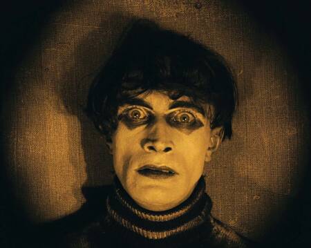 Conrad Veidt em O Gabinete do Dr. Caligari, marco do cinema expressionista alemão.