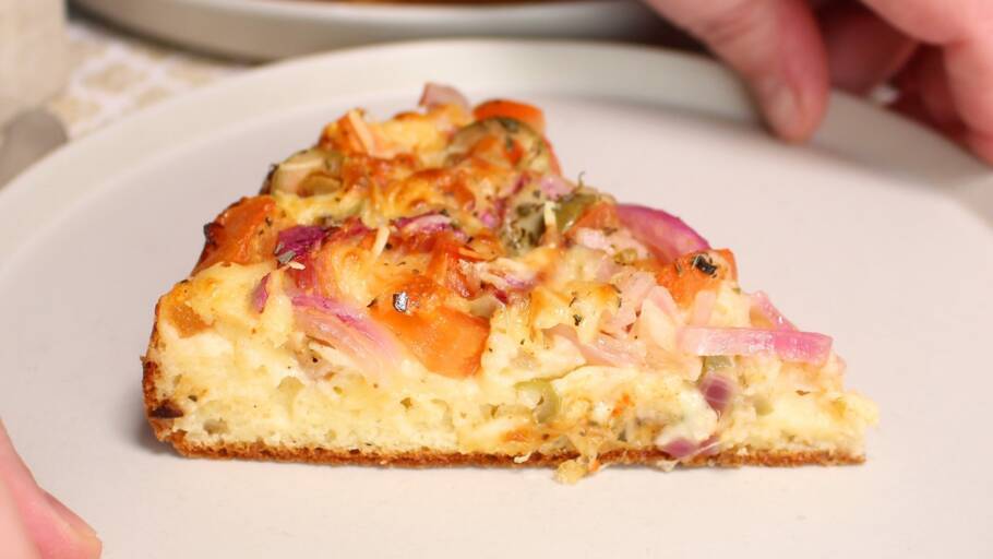 Aprenda a fazer torta de tomate com queijo