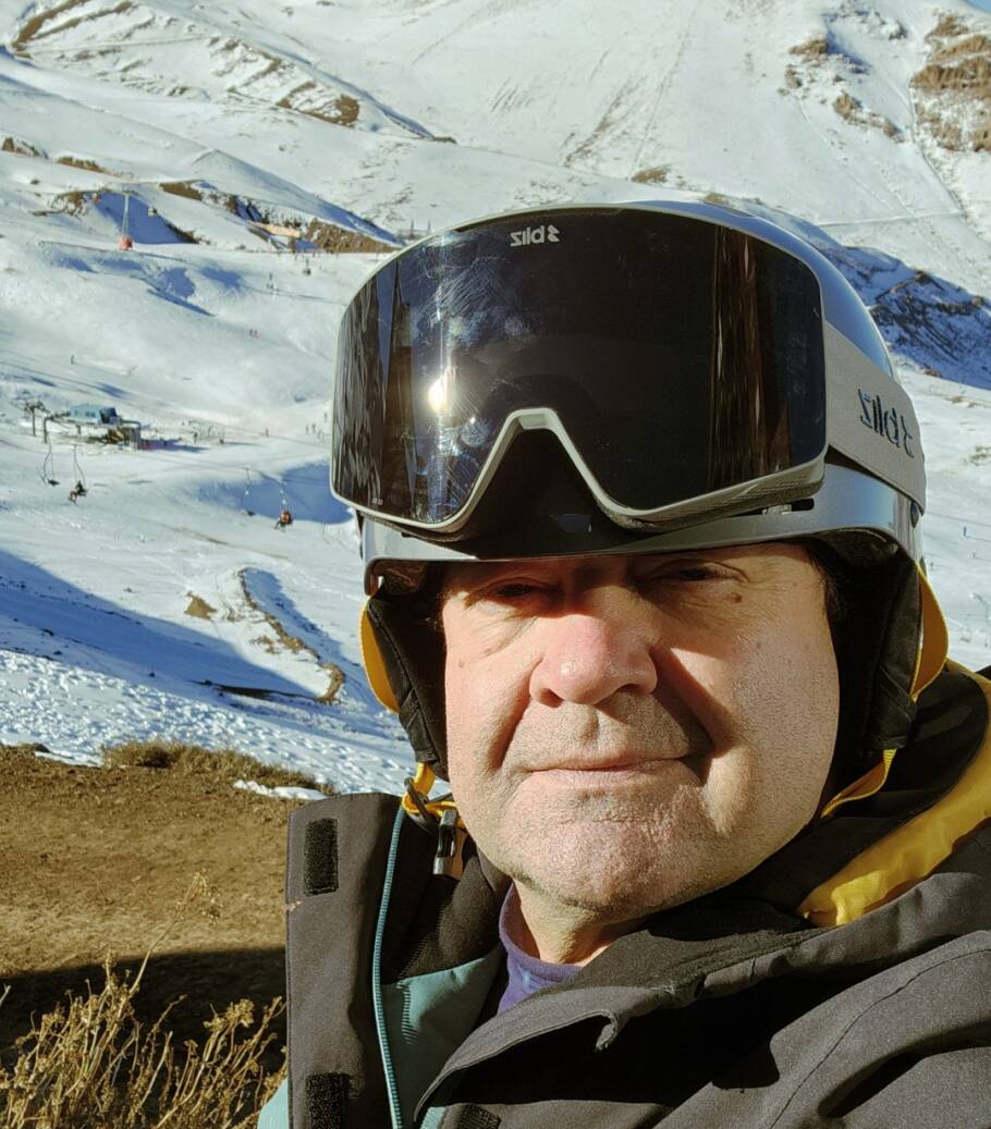 Brasileiros podem alugar todo o equipamento para prática de esqui e snowboard no próprio Valle Nevado