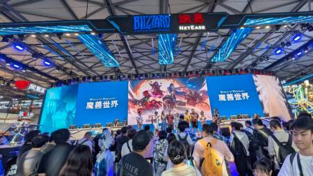 Estande de Blizzard e NetEase apresenta atrações de World of Warcraft durante a ChinaJoy 2026.