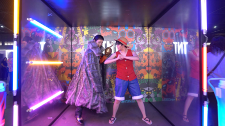 Participantes interagem em ativação temática durante o Geek Road, que reúne cultura pop, games e experiências imersivas.