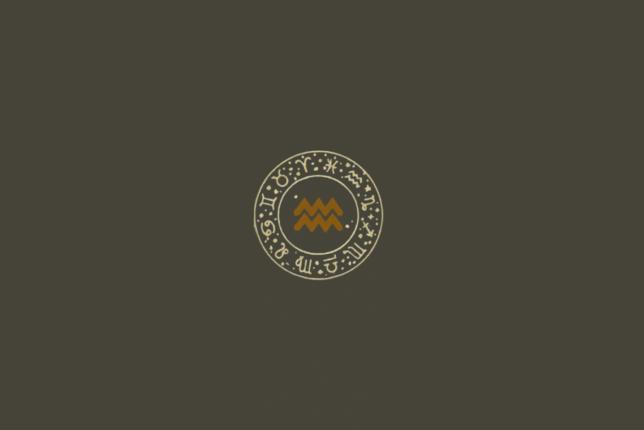 Fundo uniforme em cinza-escuro/oliva. No centro há um círculo formado por duas linhas finas em dourado-claro, com os símbolos dos 12 signos distribuídos ao redor, acompanhados de pequenos pontos e elementos decorativos. No interior do círculo aparece o símbolo de Aquário, formado por duas linhas onduladas horizontais em dourado-ocre.