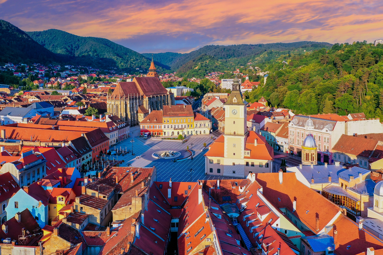 Brasov é uma cidade medieval cheia de encantos e com arquitetura saxã