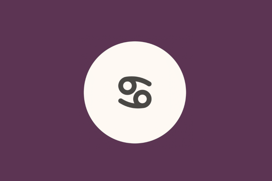 Ilustração minimalista do símbolo do signo de Câncer em tom cinza-escuro, centralizado dentro de um círculo branco sobre fundo roxo-fechado
