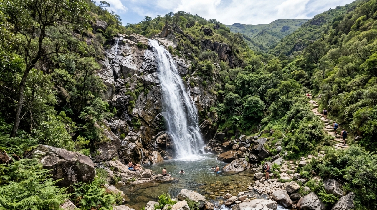 O principal motivo é a quantidade de atrações naturais concentradas ao redor da cidade.