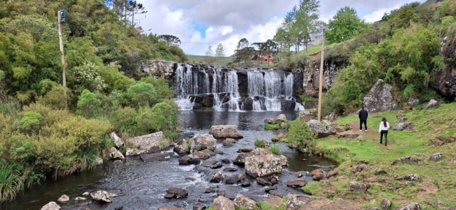 Cascata da Barrinha é uma das atarções de Bom Jardim da Serra