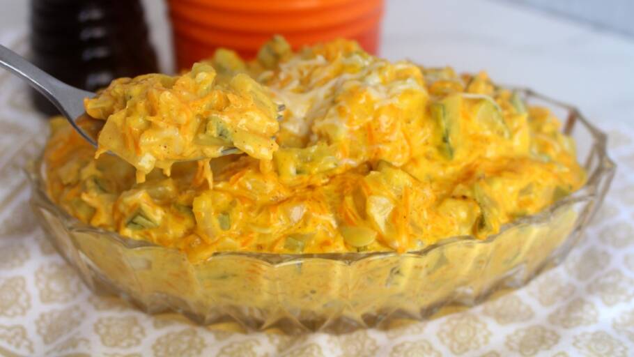 Aprenda a fazer abobrinha cremosa com requeijão e parmesão