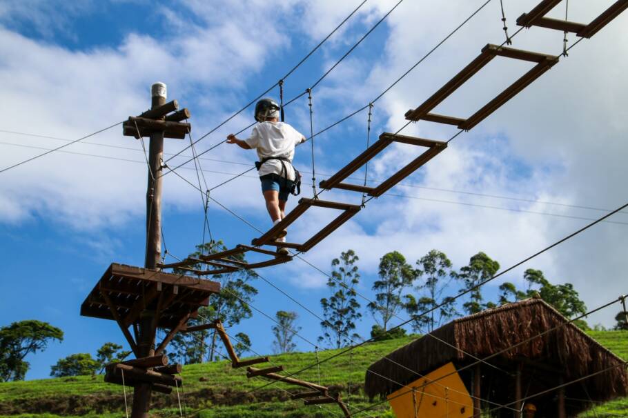 O circuito de arvorismo integra o Vilarejo Radical, parque de aventuras do Hotel Fazenda Vilarejo