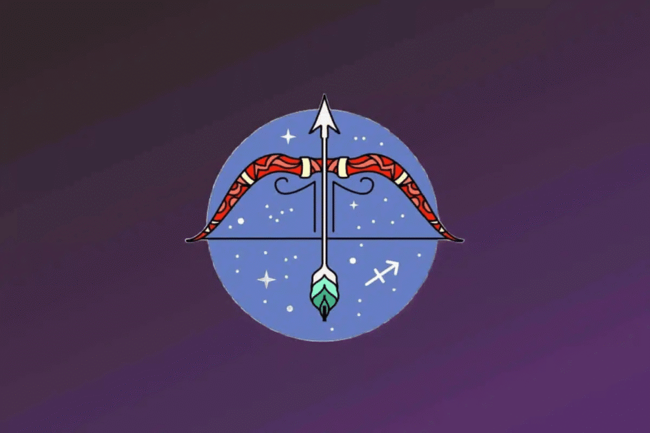 Ilustração do signo de Sagitário. Apresenta um arco curvado com detalhes em vermelho e padrões orgânicos pretos, atravessado verticalmente por uma flecha branca apontada para cima. A base da flecha possui penas em tons de verde. O símbolo de Sagitário está posicionado em branco no canto inferior direito, dentro do círculo azul.
