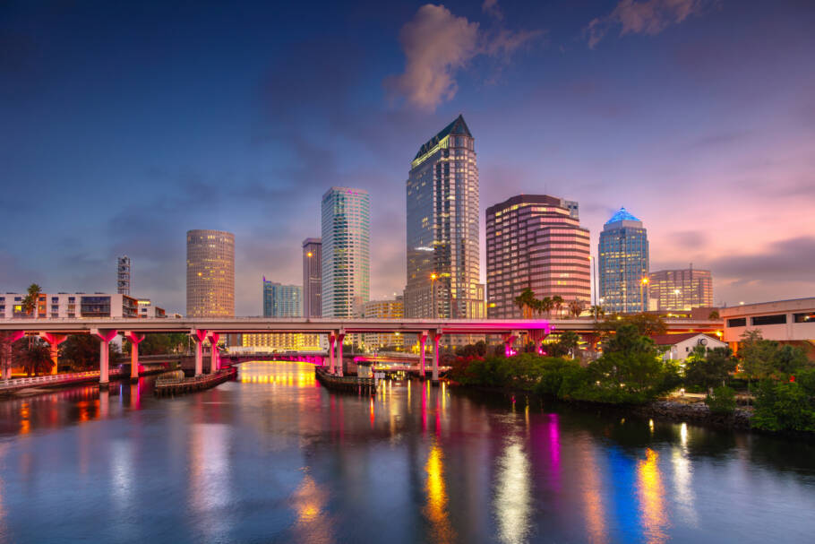 De terraços de hotéis a espaços gastronômicos, endereços mostram diferentes paisagens de Tampa Bay