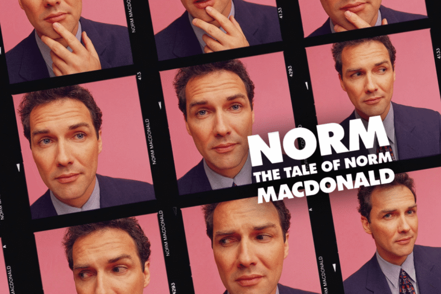 “A História de Norm Macdonald” resgata a vida e a carreira do comediante por meio de imagens raras e registros pessoais (Imagem: Reprodução digital | Campfire Studios e Netflix)