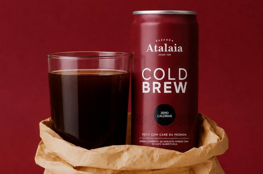 O Cold Brew da Fazenda Atalaia é leve, refrescante e tem zero calorias. Perfeito para dar aquela renovada na energia enquanto você explora o festival!