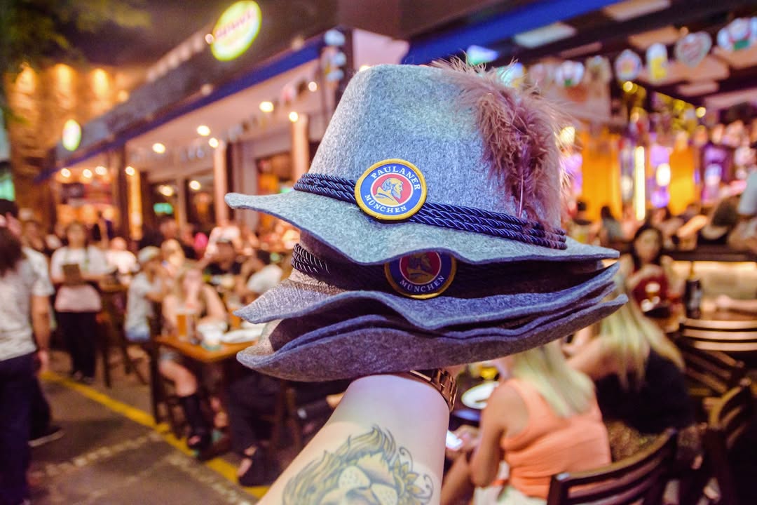 Os bares Caetano’s, Villa Caetano’s e Cruzeiro’s realizam a 13ª edição da Oktoberfest in Bar, evento que leva para as casas do grupo um pouco da atmosfera da tradicional festa alemã