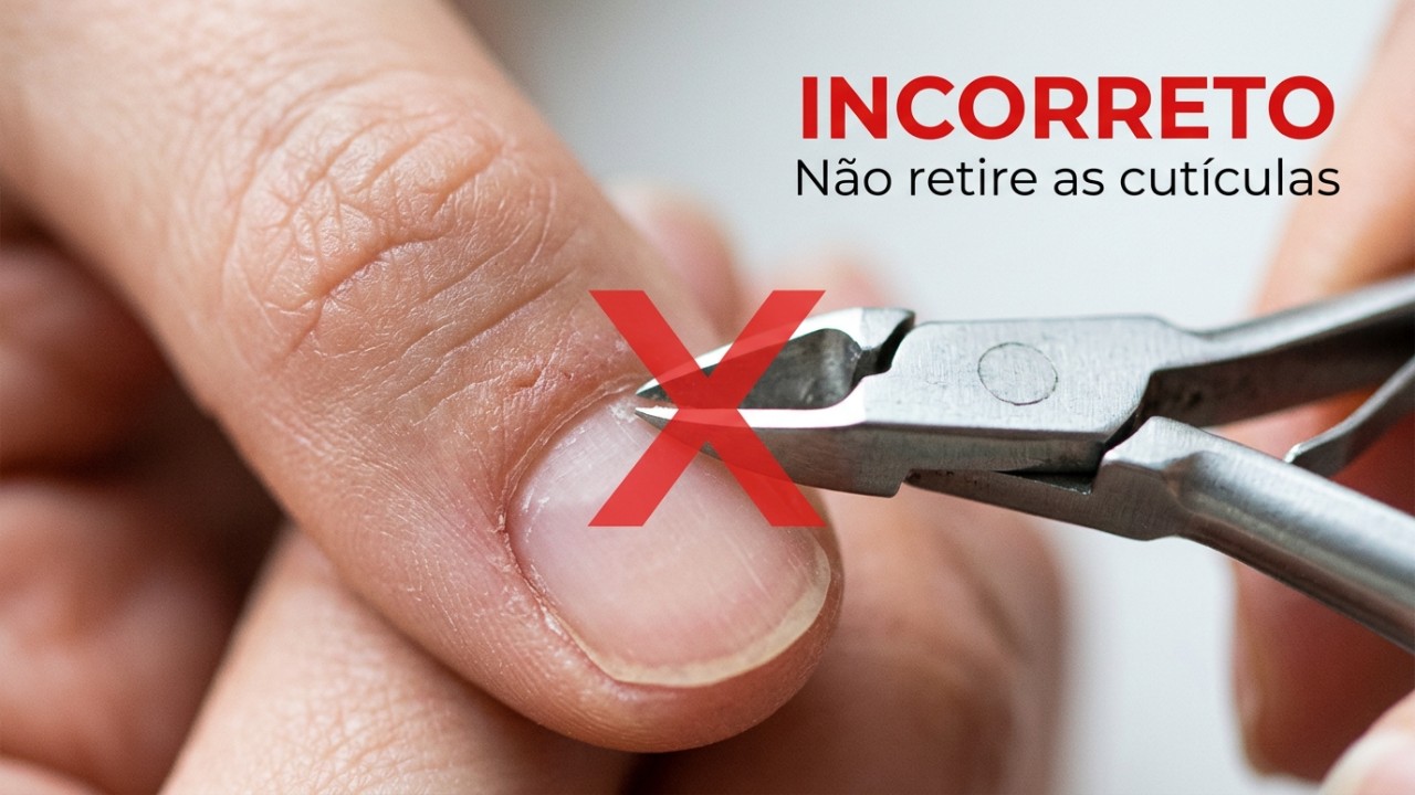 Substituir a remoção tradicional por hidratação diária mantém o contorno das unhas alinhado, elegante e livre de lesões.