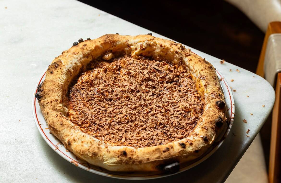 A Pizza de Tiramisù custa R$ 93 e está disponível exclusivamente para consumo nos salões das unidades da La Braciera