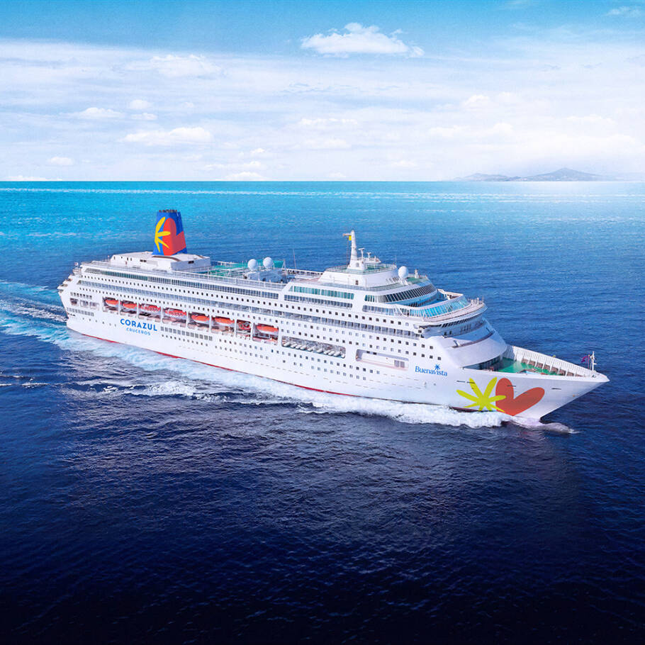 O navio Buenavista, da Corazul Cruceros; a armadora espanhola faz sua estreia mundial no Brasil