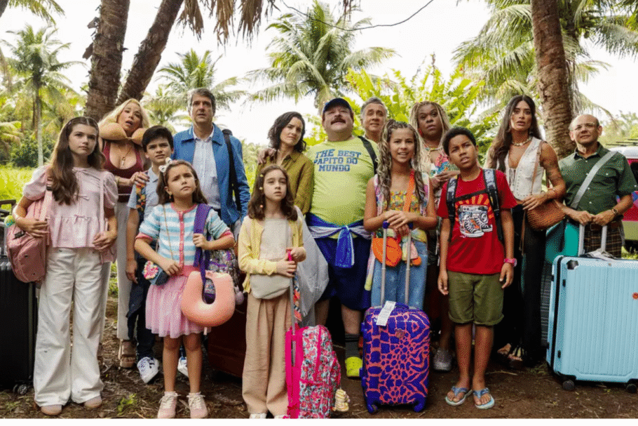 “Os Farofeiros 3” marca o início das aventuras internacionais do grupo de amigos (Imagem: Reprodução digital | Downtown Filmes)