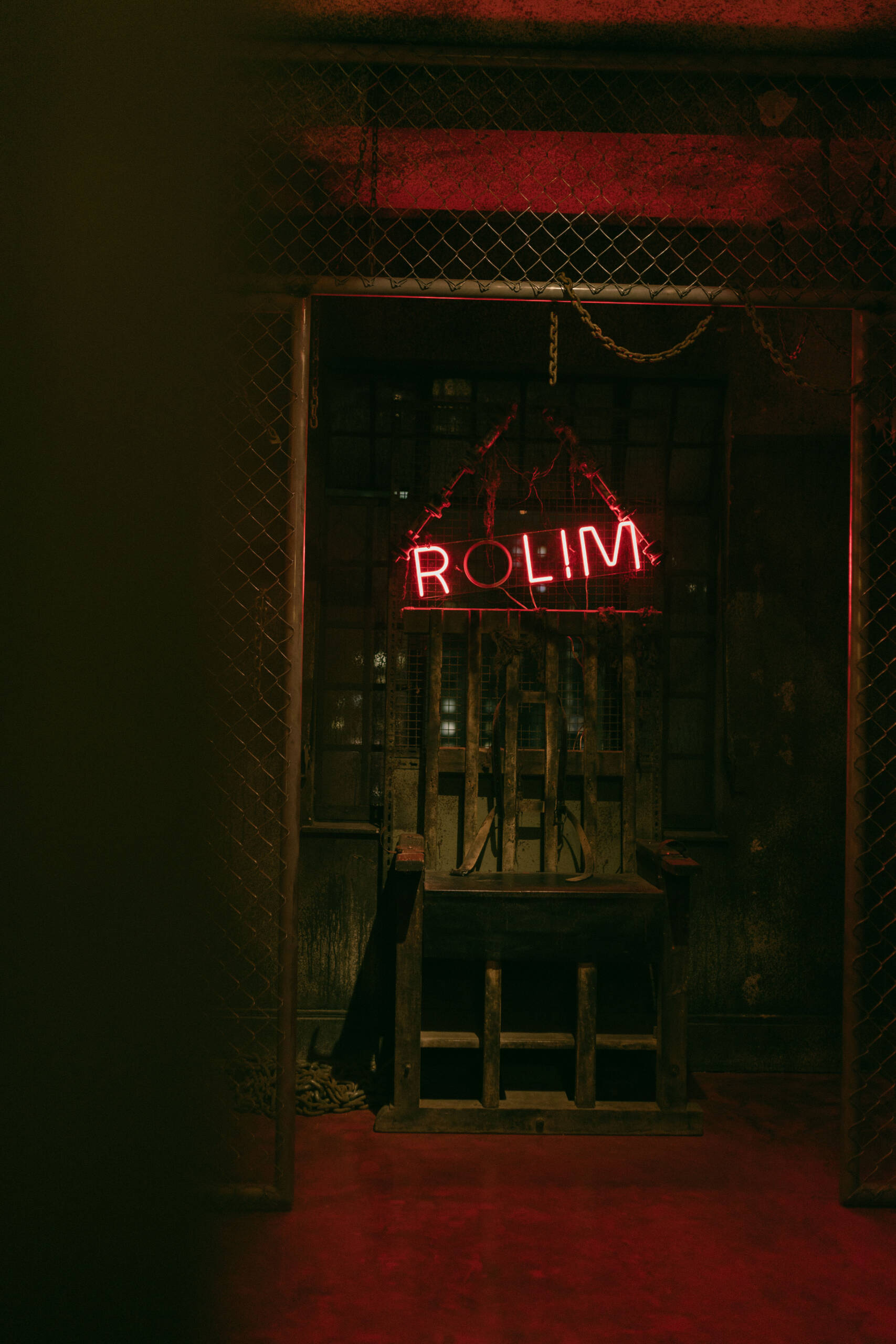 A ação faz parte do Rolim Abandonado, experiência imersiva que convida o público a explorar ambientes do edifício durante a madrugada