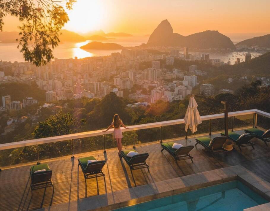 Piscina do Santa Teresa Hotel Rio de Janeiro oferece uma vista incrível da capital fluminense