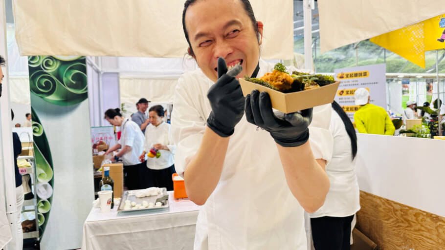 Sushi vegano é preparado na hora, na Taiwan Culinary Exhibition; veja mais fotos neste link