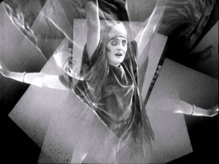 Cena do curta “THE FALL OF THE HOUSE OF USHER”, de 1928
