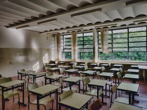 Mais de 100 milhões de crianças e adolescentes estão fora da escola, aponta relatório da Unesco.