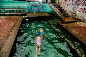 Fonte de água na Favela Monte Azul, zona sul de São Paulo.