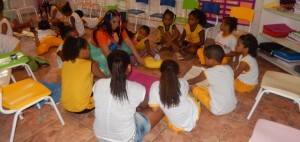 A escola trabalha para aumentar os níveis de alfabetização de jovens e adultos da Península de Itapagipe.
