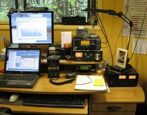 Em uma escola que atende adolescentes em cumprimento de medidas socioeducativas, uma rádio que dá voz aos alunos está transformando o local.