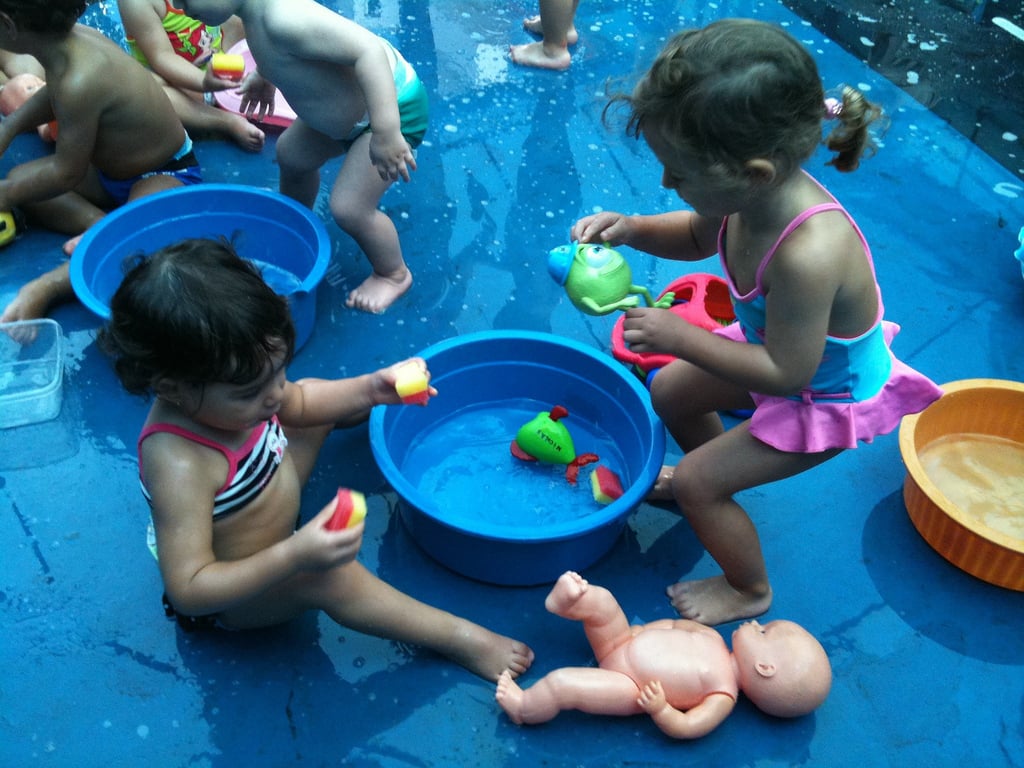 Um convite para compartilhar o jeito que cada um brinca e se diverte no mês das crianças.