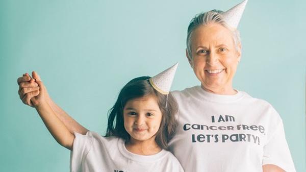 Fotos de avó e neta celebram superação de doença.