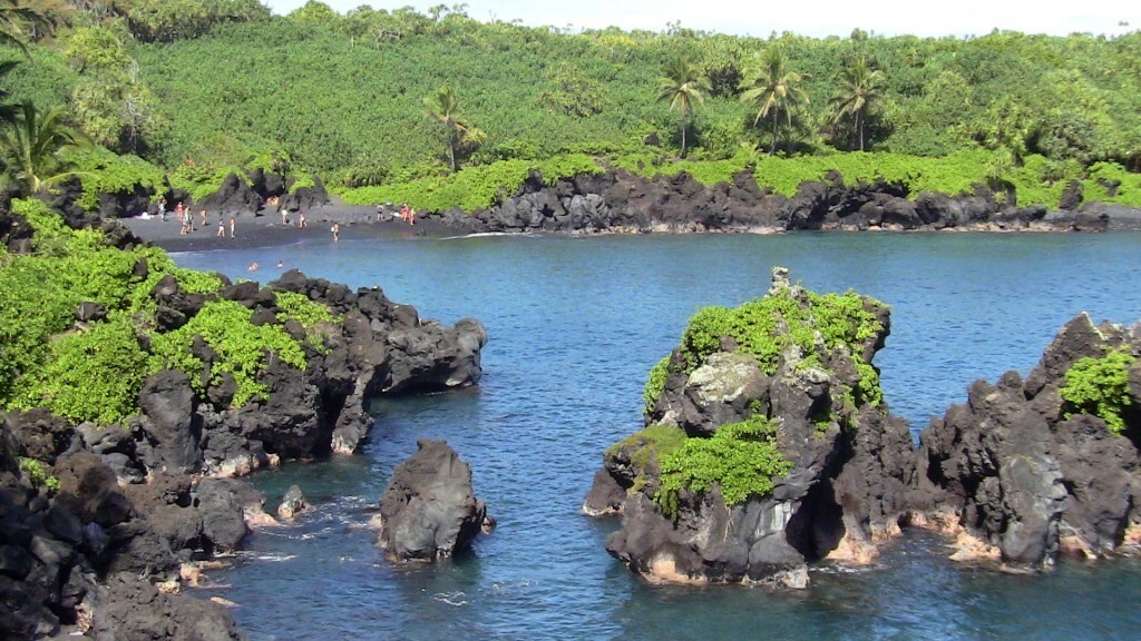 Black Sand Beach é uma das praias mais bonitas de Mauí