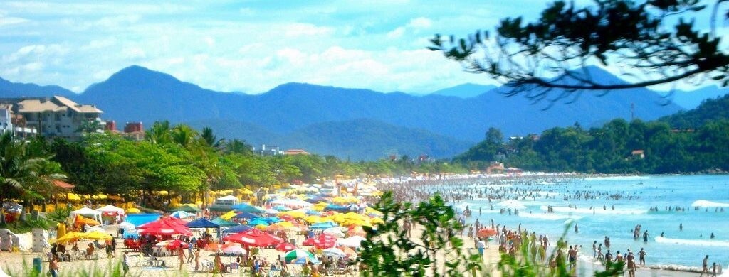 Praia Grande, uma das mais movimentadas de Ubatuba (Foto: Rafael Acorsi/Flickr/Wikimedia Commons)