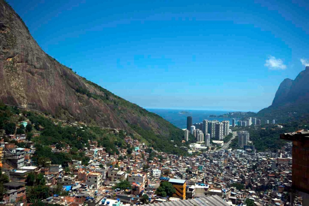 Vista da favela da Rocinha, no Rio de Janeiro (Toto: Kevin Jones/Flickr-Creative Commons)