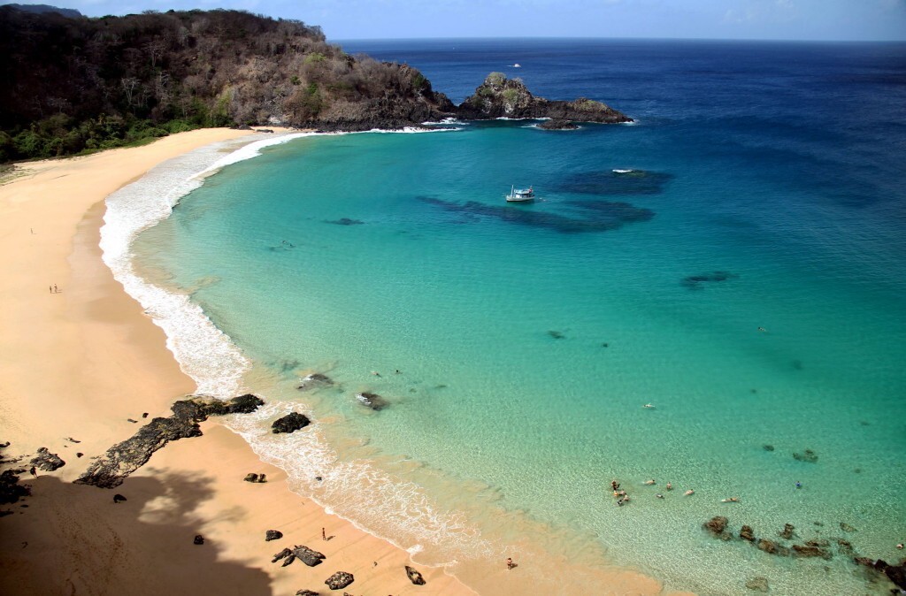 Considerada a mais linda do mundo, segundo o site Tipadvisor, a praia do Sancho é uma das atrações naturais mais visitadas de Fernando de Noronha (foto: Eduardo Vessoni)