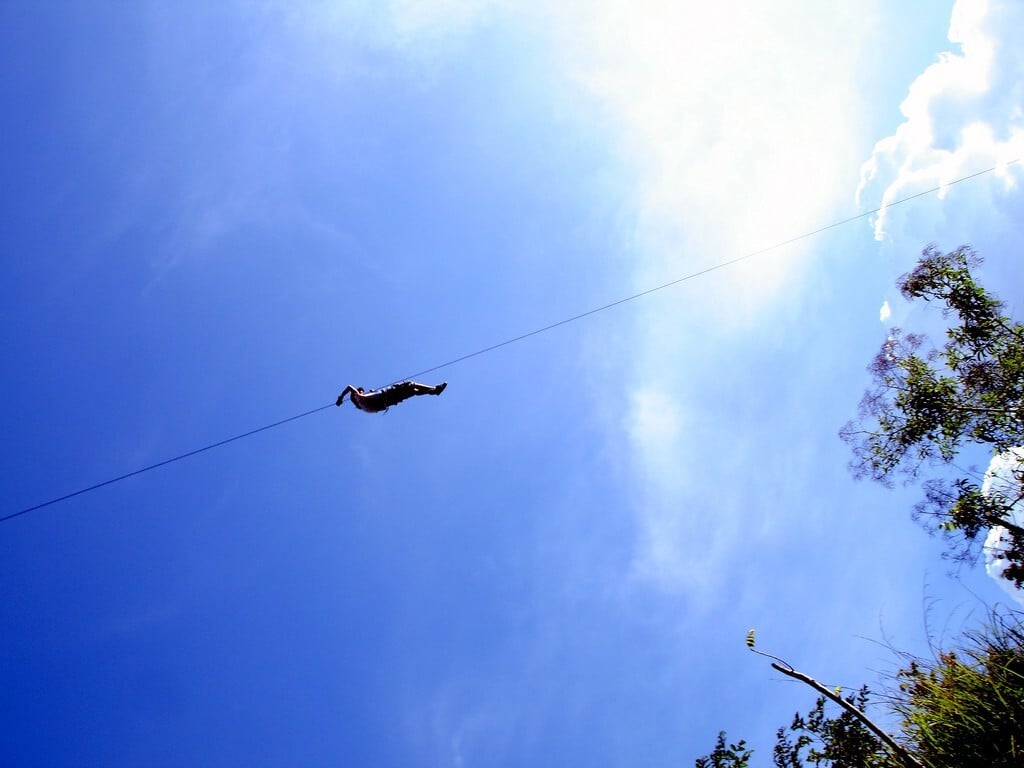 Tirolesa (Foto: Mike Fox / Flickr)