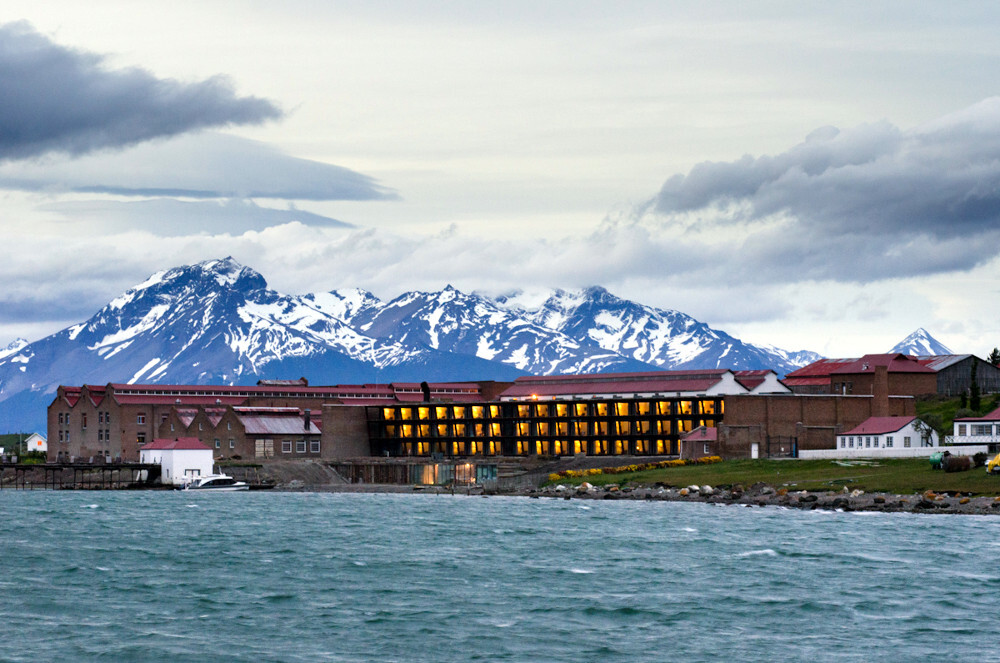 O luxuoso hotel The Singular Patagonia fica nas instalações de um antigo frigorífico