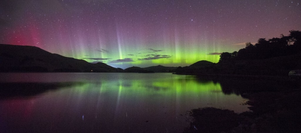 O fenômeno da aurora boreal acontece durante o ano todo no extremo sul da Nova Zelândia