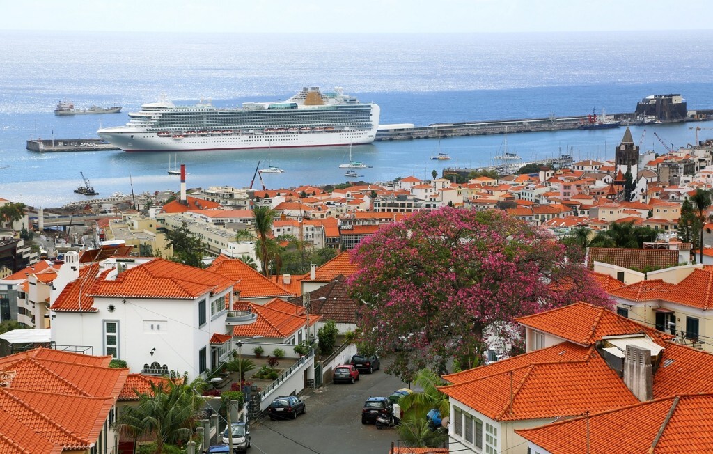 Navios cruzeiros em Funchal