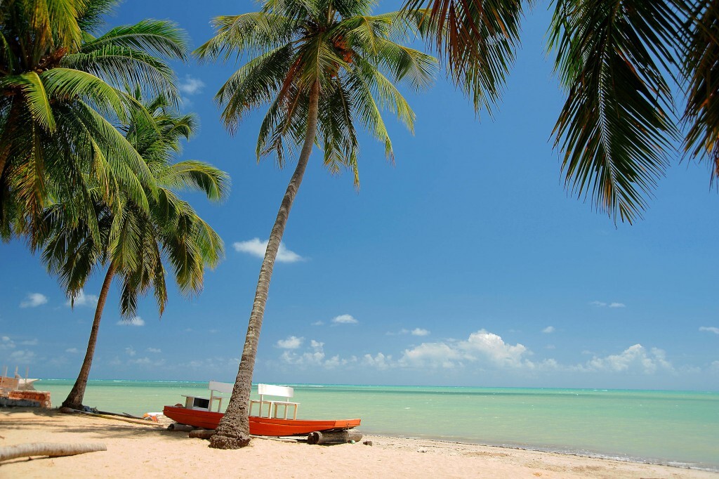 Vista de uma das praias de Japaratinga, município da Costa dos Corais, em Alagoas