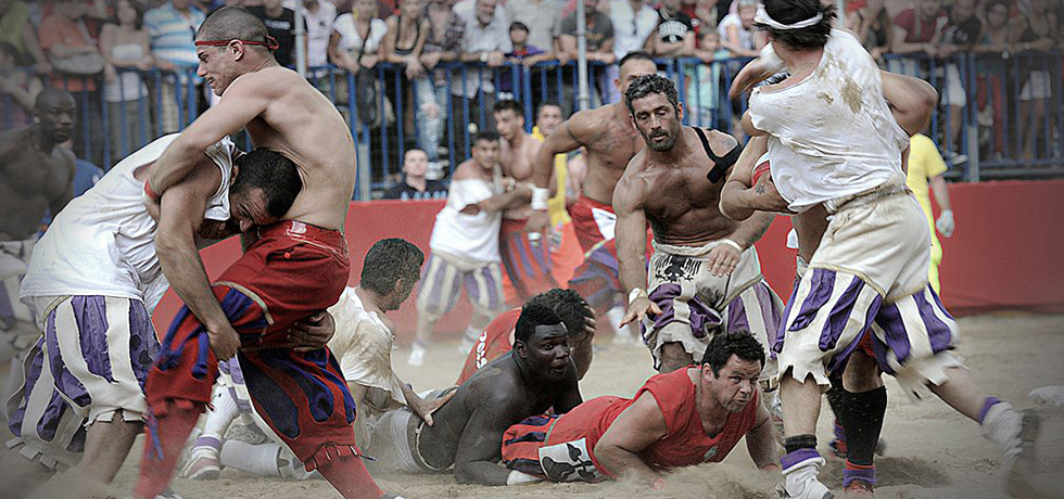 Calcio Storico, uma mistura de futebol, rugby e luta que data do século 16
