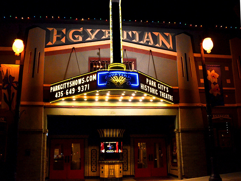 O Egyptian Theatre possui quase 100 anos de história