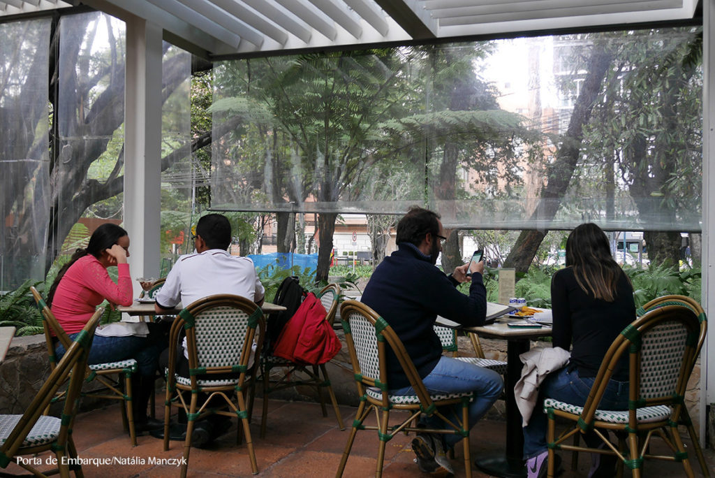 O patio agradável do restaurante